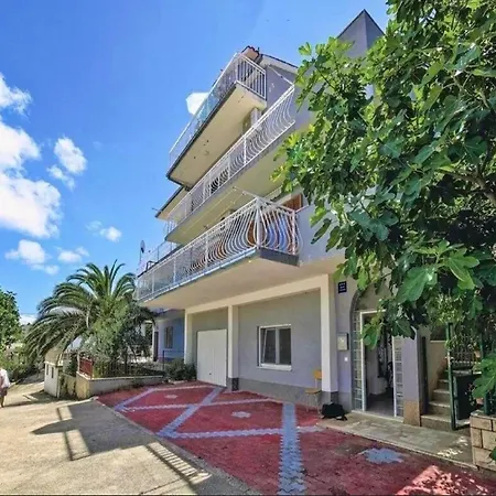 Halilovi - Two Bedroom 2 Apartman *